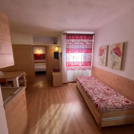 Casa Mammolo Апартаменты *